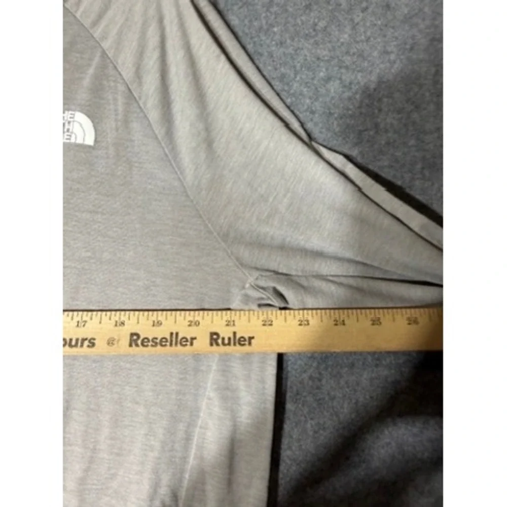The North Face Mens XL Gray 1/4 Zip Long Sleeve Pullover Shirt NF0A5371 Gorpcore